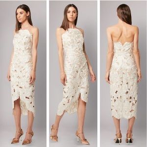 NEW Elliatt Revolve Atrium Dress in Champagne Floral Lace Medium